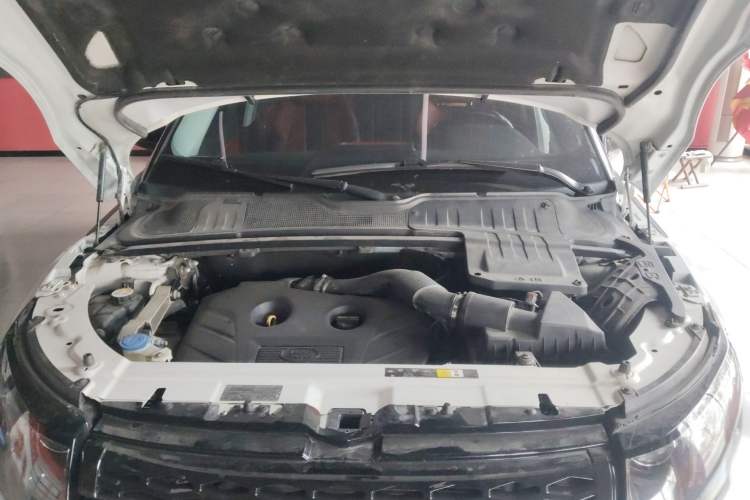 Used Land Rover Range Evoque 2015 2.0T NW8 Brit Limited Edition Engine Bay