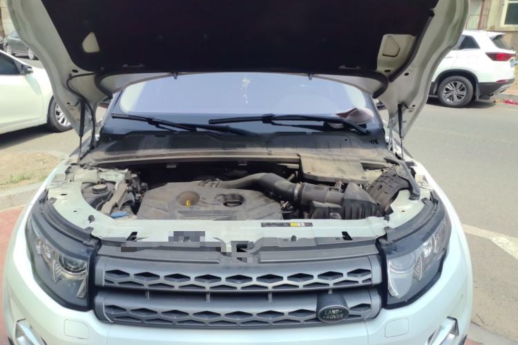 Used Land Rover Range Evoque 2015 2.0T Five-Door Zhiyao Edition Engine Bay