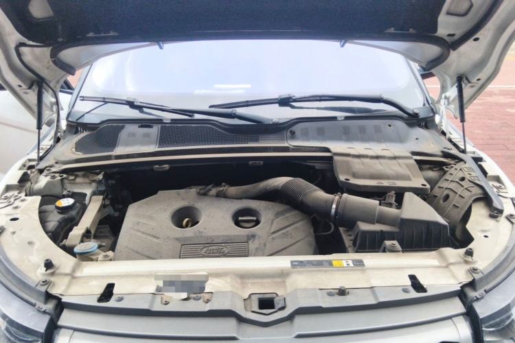 Used Land Rover Range Evoque 2015 2.0T Five-Door Zhiyao Edition Engine Bay