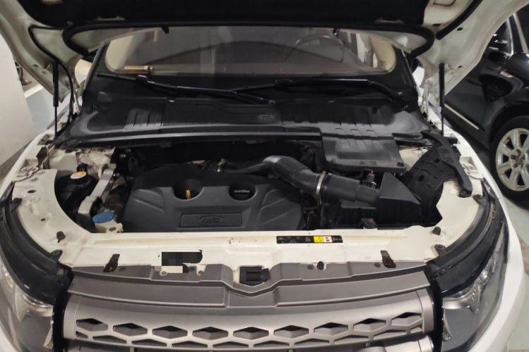 Used Land Rover Range Evoque 2015 2.0T Five-Door Zhiyao Edition Engine Bay