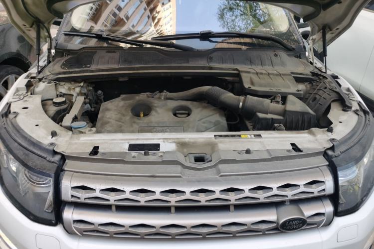 Used Land Rover Range Evoque 2015 2.0T Five-Door Zhiyao Edition Engine Bay