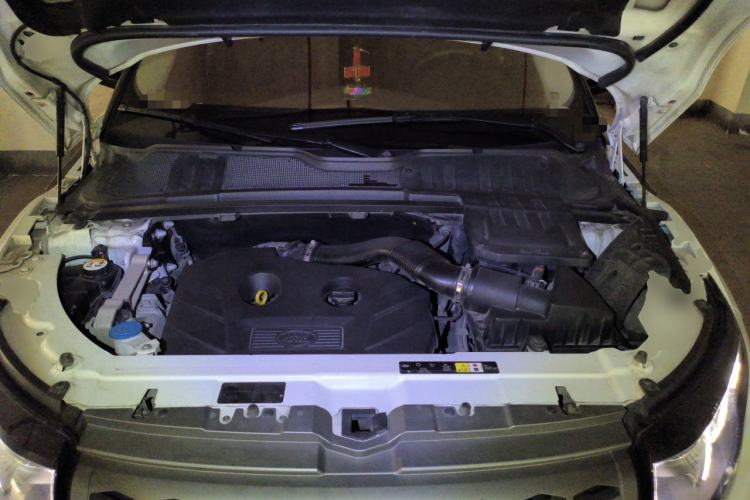 Used Land Rover Range Evoque 2015 2.0T Five-Door Zhiyao Edition Engine Bay