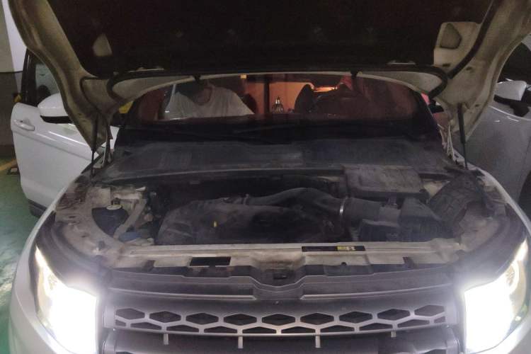 Used Land Rover Range Evoque 2015 2.0T Five-Door Fashion Edition Engine Bay