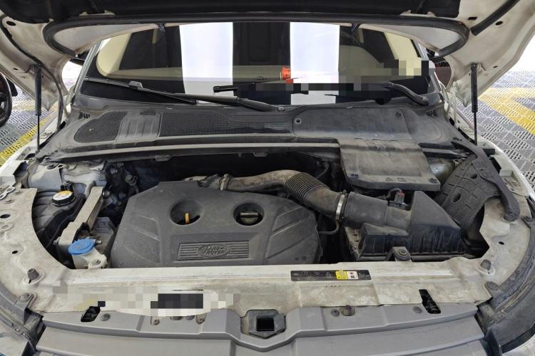 Used Land Rover Range Evoque 2015 2.0T Five-Door Zhiyao Edition Engine Bay