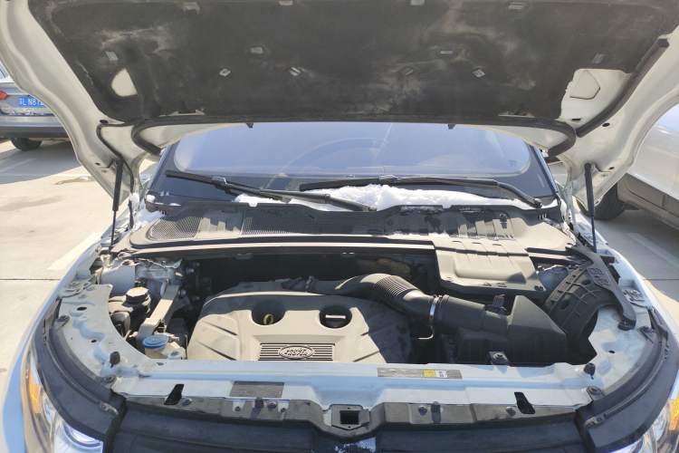 Used Land Rover Range Evoque 2015 2.0T 5-Door Ignite Edition Engine Bay