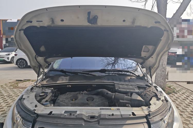 Used Land Rover Range Evoque 2015 2.0T Five-Door Zhiyao Edition Engine Bay