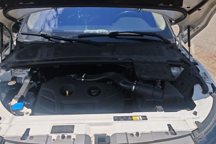 Used Land Rover Range Evoque 2015 2.0T Five-Door Zhiyao Edition Engine Bay