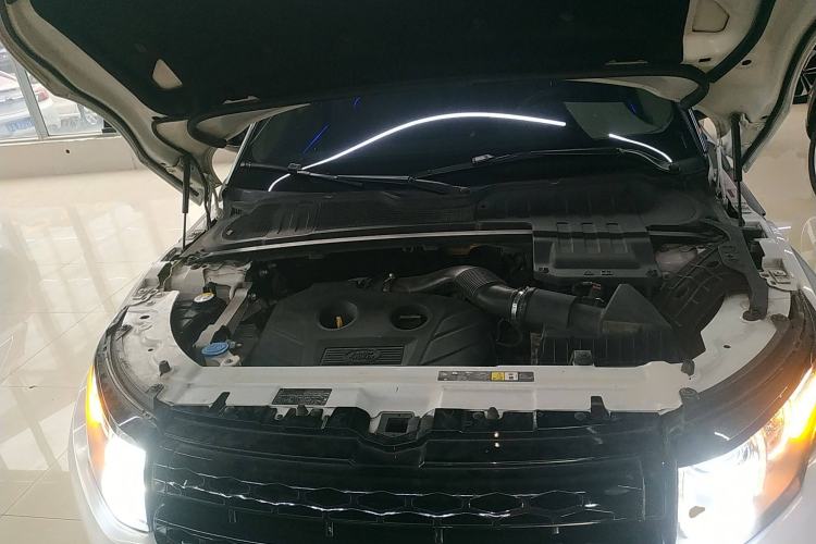 Used Land Rover Range Evoque 2015 2.0T 5-Door Ignite Edition Engine Bay