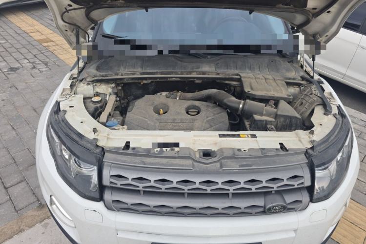 Used Land Rover Range Evoque 2015 2.0T Five-Door Zhiyao Edition Engine Bay