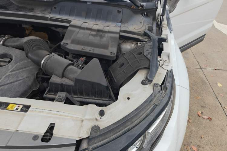 Used Land Rover Range Evoque 2015 2.0T Five-Door Fashion Edition Engine Bay Left