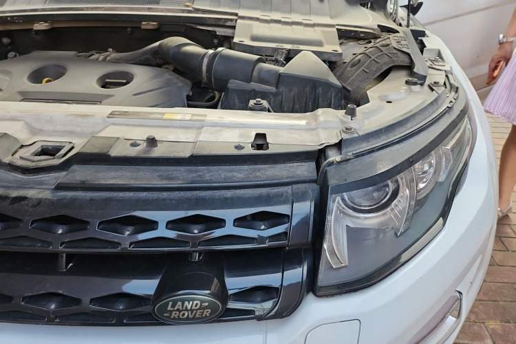 Used Land Rover Range Evoque 2015 2.0T Five-Door Sporty Edition Engine Bay Left
