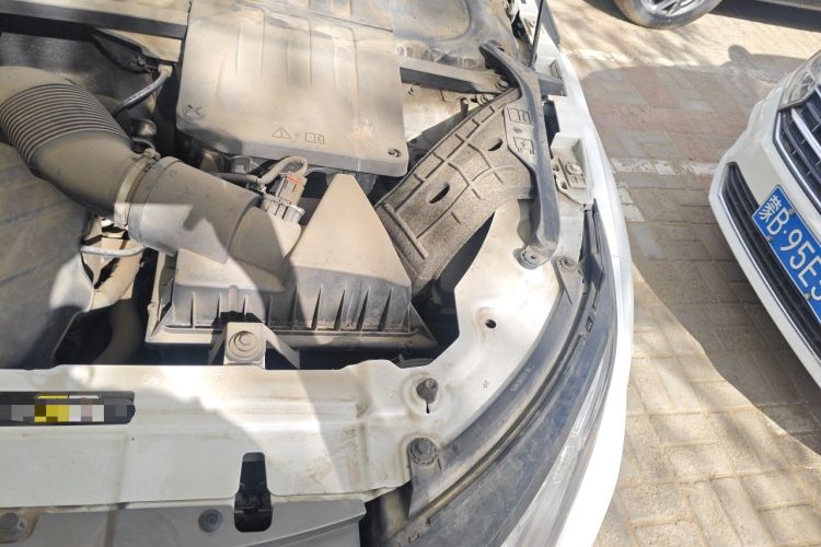 Used Land Rover Range Evoque 2015 2.0T Five-Door Fashion Edition Engine Bay Left