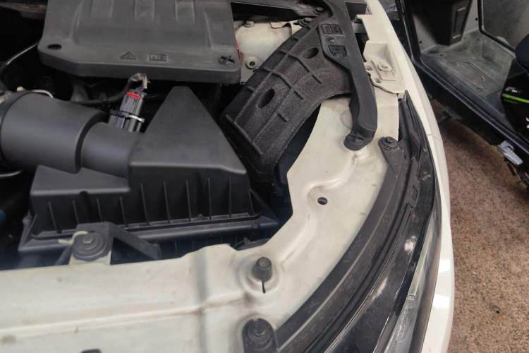 Used Land Rover Range Evoque 2015 2.0T Five-Door Fashion Edition Engine Bay Left