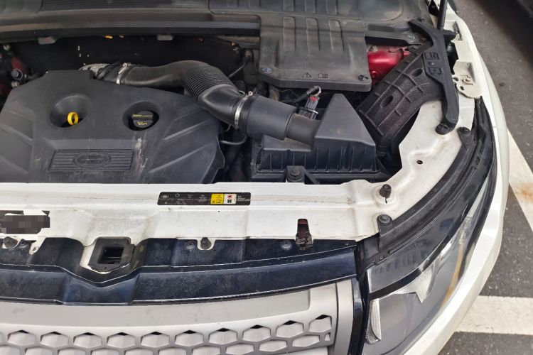 Used Land Rover Range Evoque 2015 2.0T Five-Door Zhiyao Edition Engine Bay Left