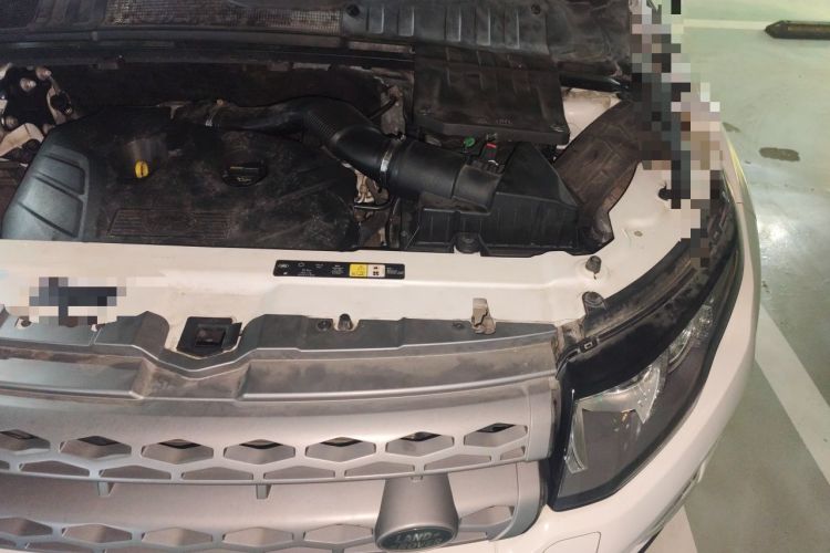 Used Land Rover Range Evoque 2015 2.0T Five-Door Zhiyao Edition Engine Bay Left