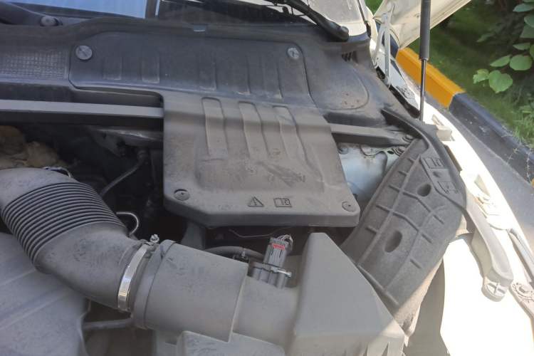Used Land Rover Range Evoque 2015 2.0T 5-Door Ignite Edition Engine Bay Left