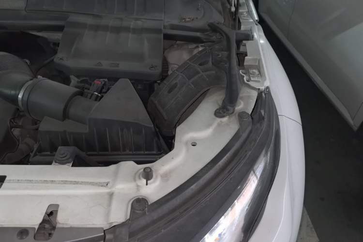 Used Land Rover Range Evoque 2015 2.0T Five-Door Fashion Edition Engine Bay Left