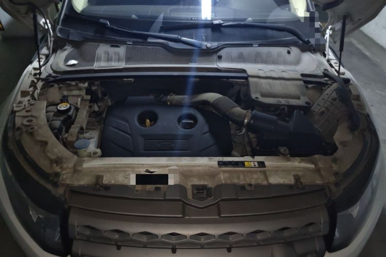 Used Land Rover Range Evoque 2015 2.0T Five-Door Zhiyao Edition Engine Bay