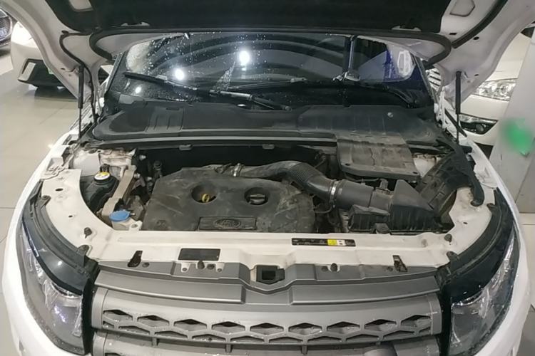 Used Land Rover Range Evoque 2015 2.0T Five-Door Zhiyao Edition Engine Bay