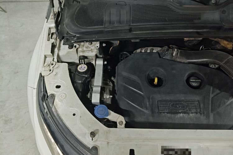 Used Land Rover Range Evoque 2015 2.0T 5-Door Ignite Edition Engine Bay Right