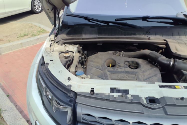 Used Land Rover Range Evoque 2015 2.0T Five-Door Zhiyao Edition Engine Bay Right
