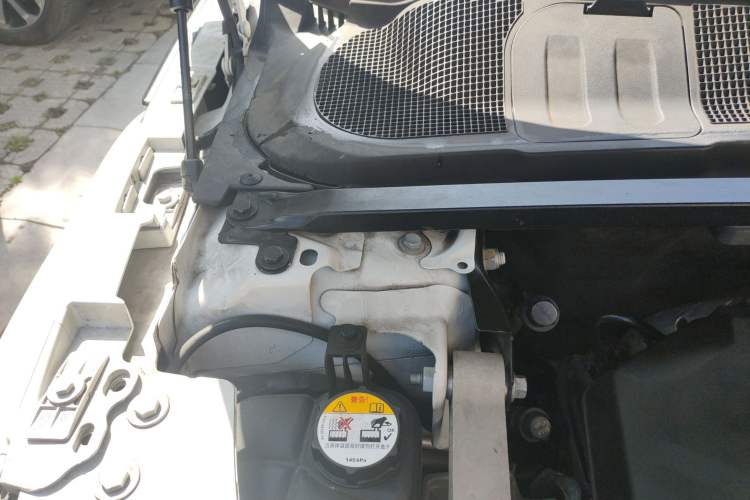 Used Land Rover Range Evoque 2015 2.0T NW8 Brit Limited Edition Engine Bay Right