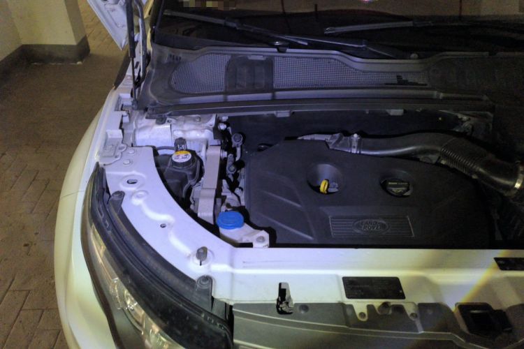 Used Land Rover Range Evoque 2015 2.0T Five-Door Zhiyao Edition Engine Bay Right