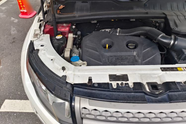 Used Land Rover Range Evoque 2015 2.0T Five-Door Zhiyao Edition Engine Bay Right