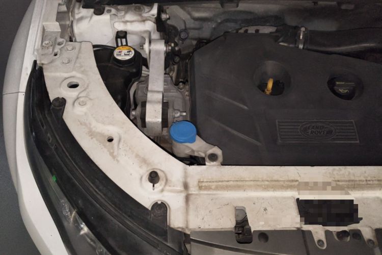 Used Land Rover Range Evoque 2015 2.0T Five-Door Zhiyao Edition Engine Bay Right