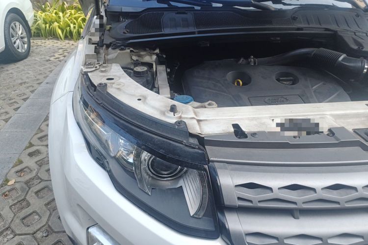 Used Land Rover Range Evoque 2015 2.0T Five-Door Zhiyao Edition Engine Bay Right