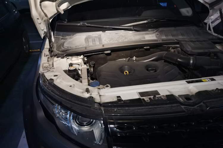 Used Land Rover Range Evoque 2015 2.0T 5-Door Ignite Edition Engine Bay Right