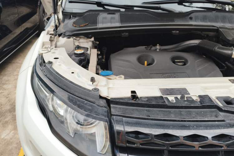 Used Land Rover Range Evoque 2015 2.0T Five-Door Enjoyment Edition Engine Bay Right