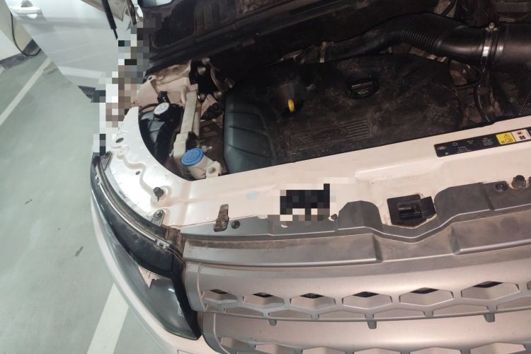Used Land Rover Range Evoque 2015 2.0T Five-Door Zhiyao Edition Engine Bay Right