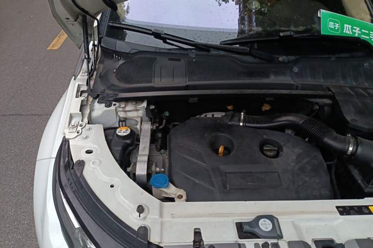 Used Land Rover Range Evoque 2015 2.0T Five-Door Zhiyao Edition Engine Bay Right