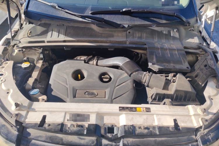 Used Land Rover Range Evoque 2015 2.0T Five-Door Zhiyao Edition Engine Bay