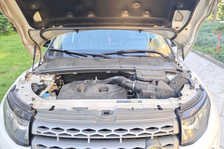 Used Land Rover Range Evoque 2015 2.0T Five-Door Zhiyao Edition Engine Bay