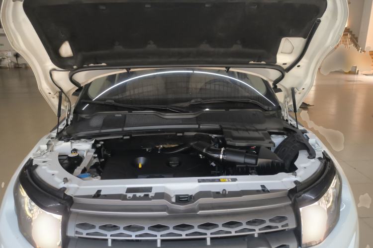 Used Land Rover Range Evoque 2015 2.0T Five-Door Zhiyao Edition Engine Bay