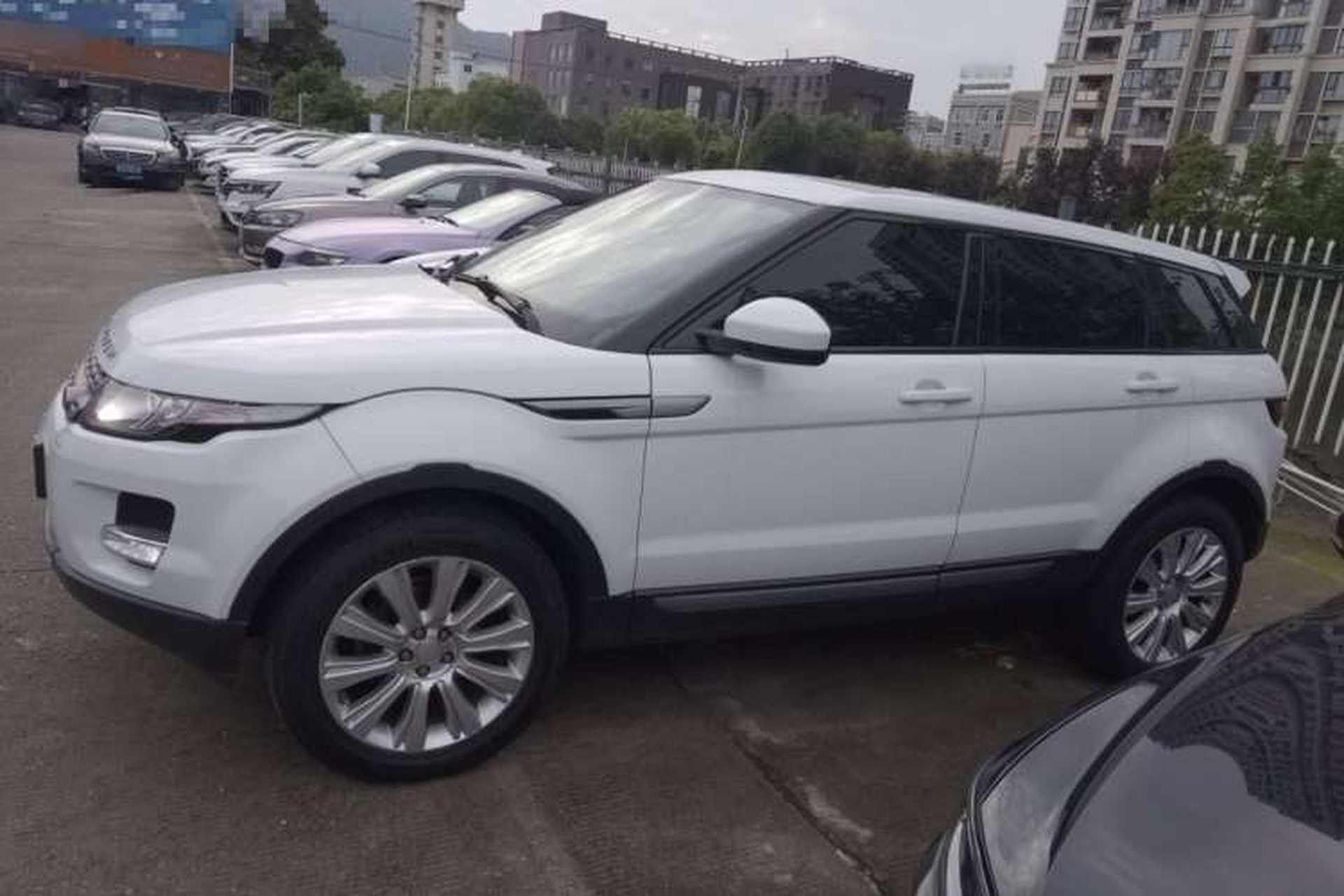 Used Land Rover Range Evoque 2015 2.0T Five-Door Zhiyao Edition Exterior 3