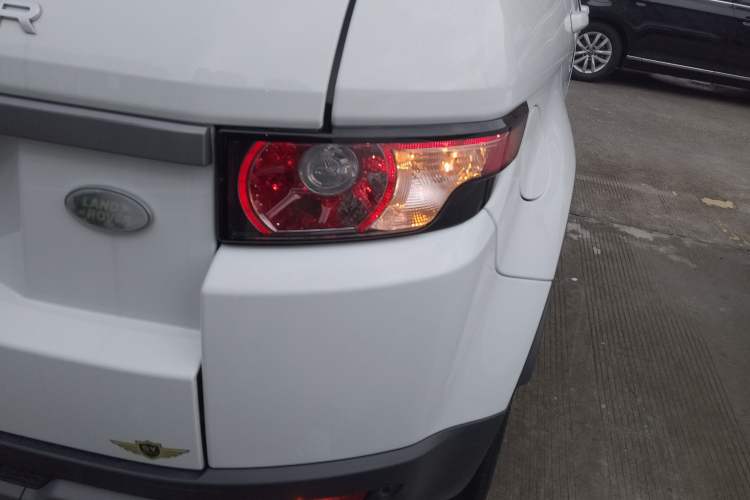 Used Land Rover Range Evoque 2015 2.0T Five-Door Zhiyao Edition Exterior 6