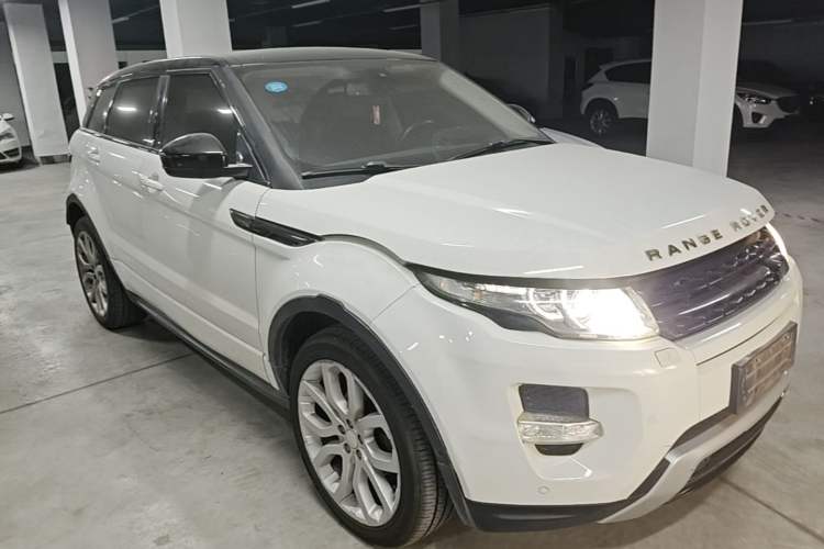Used Land Rover Range Evoque 2015 2.0T 5-Door Ignite Edition Front Right 45 Deg
