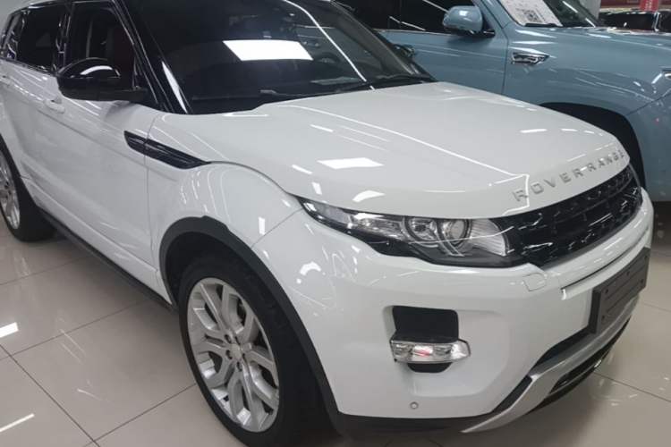 Used Land Rover Range Evoque 2015 2.0T 5-Door Ignite Edition Front Right 45 Deg