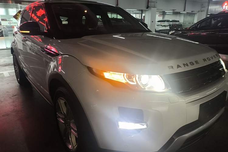 Used Land Rover Range Evoque 2015 2.0T Five-Door Sporty Edition Front Right 45 Deg
