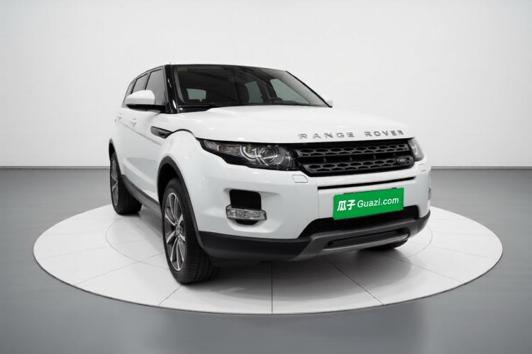 Used Land Rover Range Evoque 2015 2.0T 5-Door Luxury Edition Front Right 45 Deg