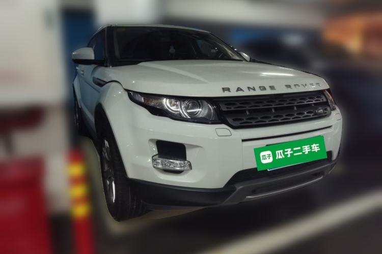 Used Land Rover Range Evoque 2015 2.0T 5-Door Luxury Edition Front Right 45 Deg