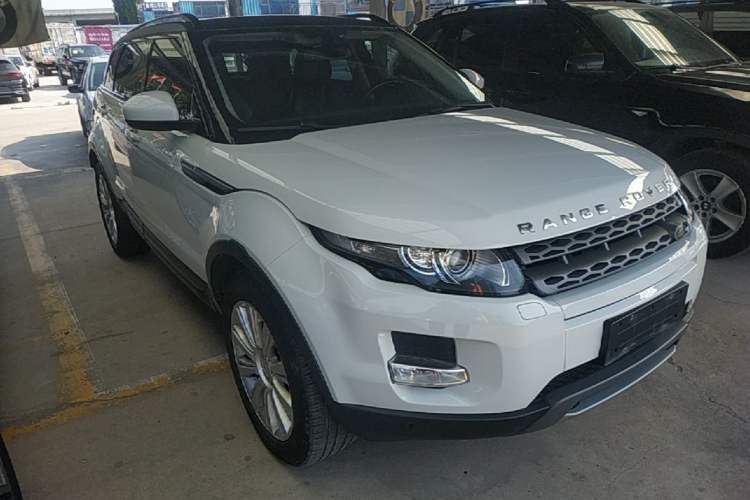 Used Land Rover Range Evoque 2015 2.0T Five-Door Zhiyao Edition Front Right 45 Deg