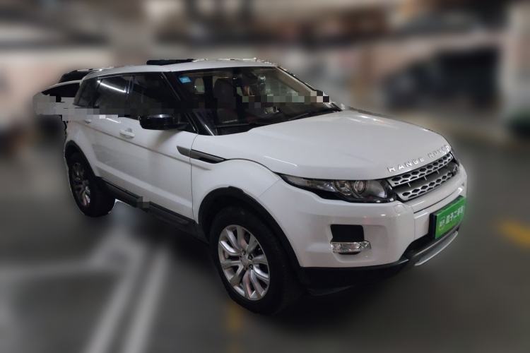 Used Land Rover Range Evoque 2015 2.0T 5-Door Luxury Edition Front Right 45 Deg