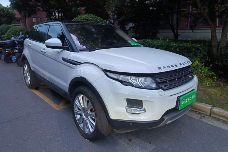 Used Land Rover Range Evoque 2015 2.0T Five-Door Zhiyao Edition Front Right 45 Deg