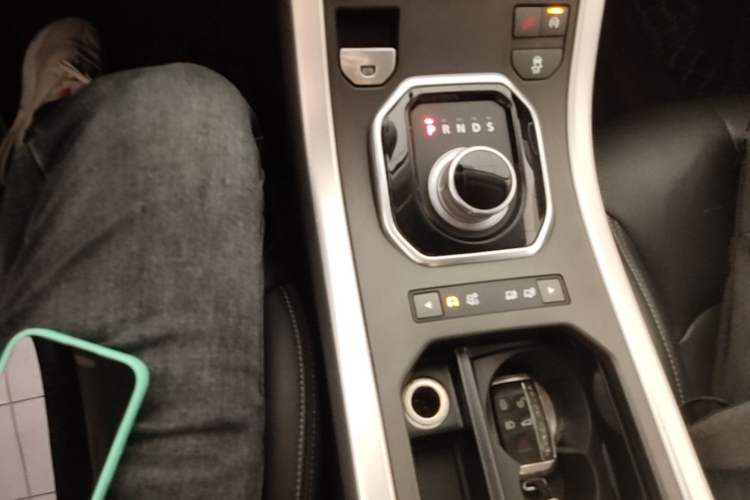 Used Land Rover Range Evoque 2015 2.0T Five-Door Sporty Edition Gear Lever