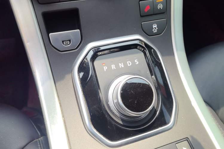 Used Land Rover Range Evoque 2015 2.0T Five-Door Zhiyao Edition Gear Lever
