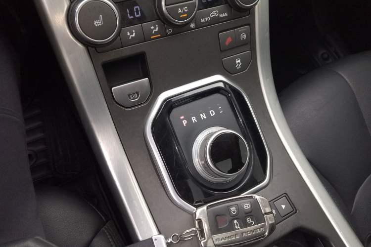 Used Land Rover Range Evoque 2015 2.0T Five-Door Zhiyao Edition Gear Lever